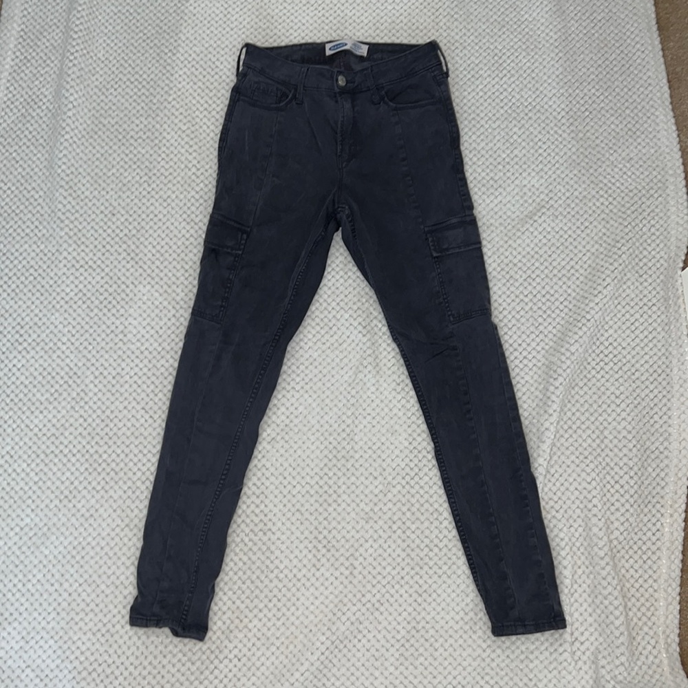 these are old navy black/ashy black “rockstar super skinny”highrise pants size 4